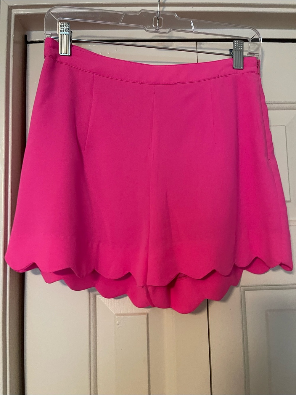 Bright Pink Scallop-Hem Women's shorts